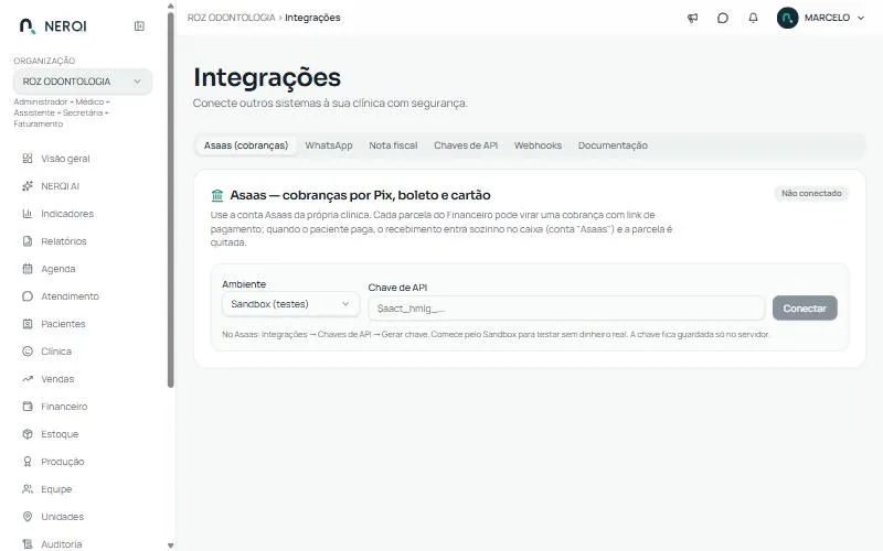 Tela Integrações com as abas Asaas, WhatsApp, Nota fiscal, Chaves de API, Webhooks e Documentação